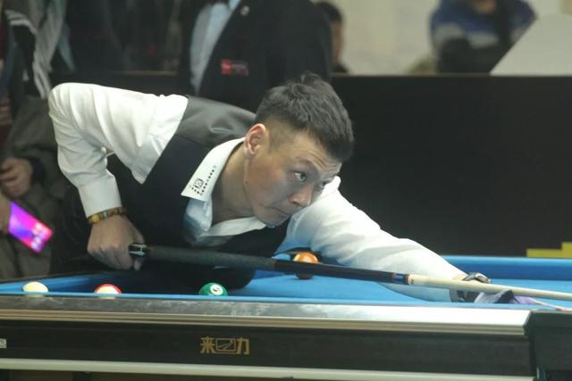 每天早晨她 每天早晨她